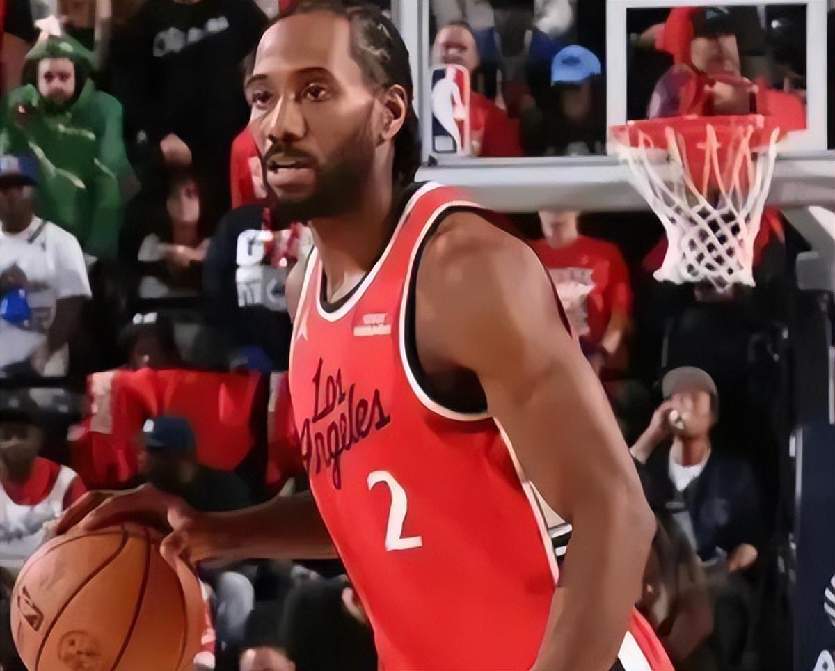 开云体育下载网址-最多落后26分，湖人下滑第6俯冲附加赛区，小卡复出，祖巴茨18+19