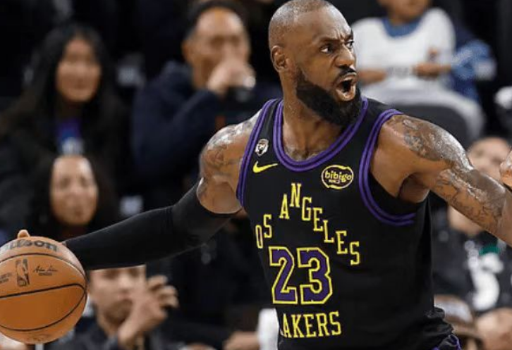 开云体育下载网址-最多落后26分，湖人下滑第6俯冲附加赛区，小卡复出，祖巴茨18+19