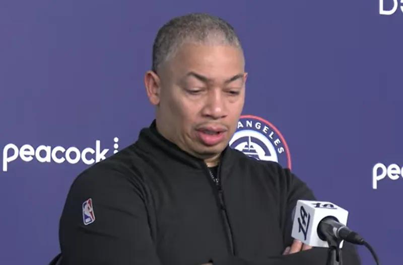 胜湖人！泰伦卢采访沮丧不满判罚，多人爆赞祖巴茨，小卡主动担责