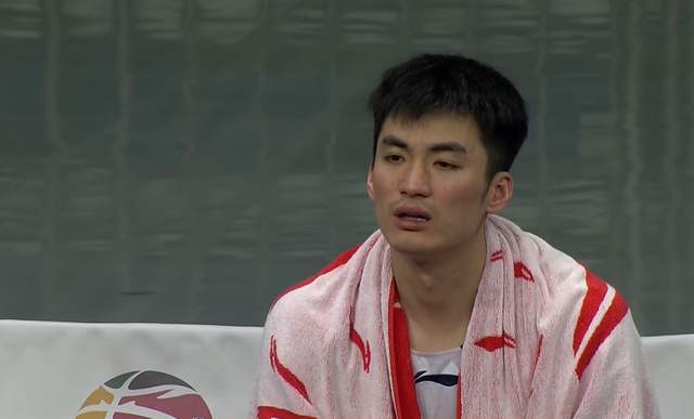 开云体育下载网址-1人正常,10人低迷,山东男篮客场爆冷真不冤,邱彪休赛期在干啥