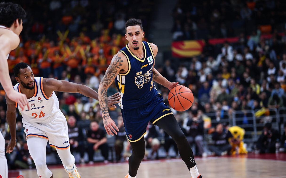 开云体育下载入口-广东队新王牌复出!名气不输易建联,杜锋有3难题,焦泊乔有体会