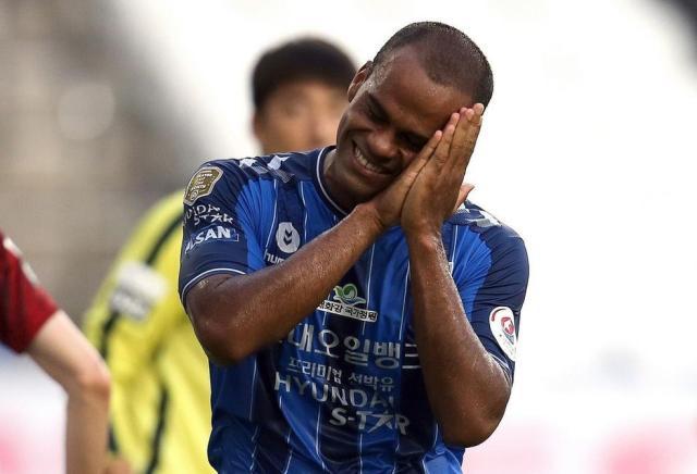 开云体育下载-亚冠金靴想签中超队后再外租回蔚山 只为踢世俱杯